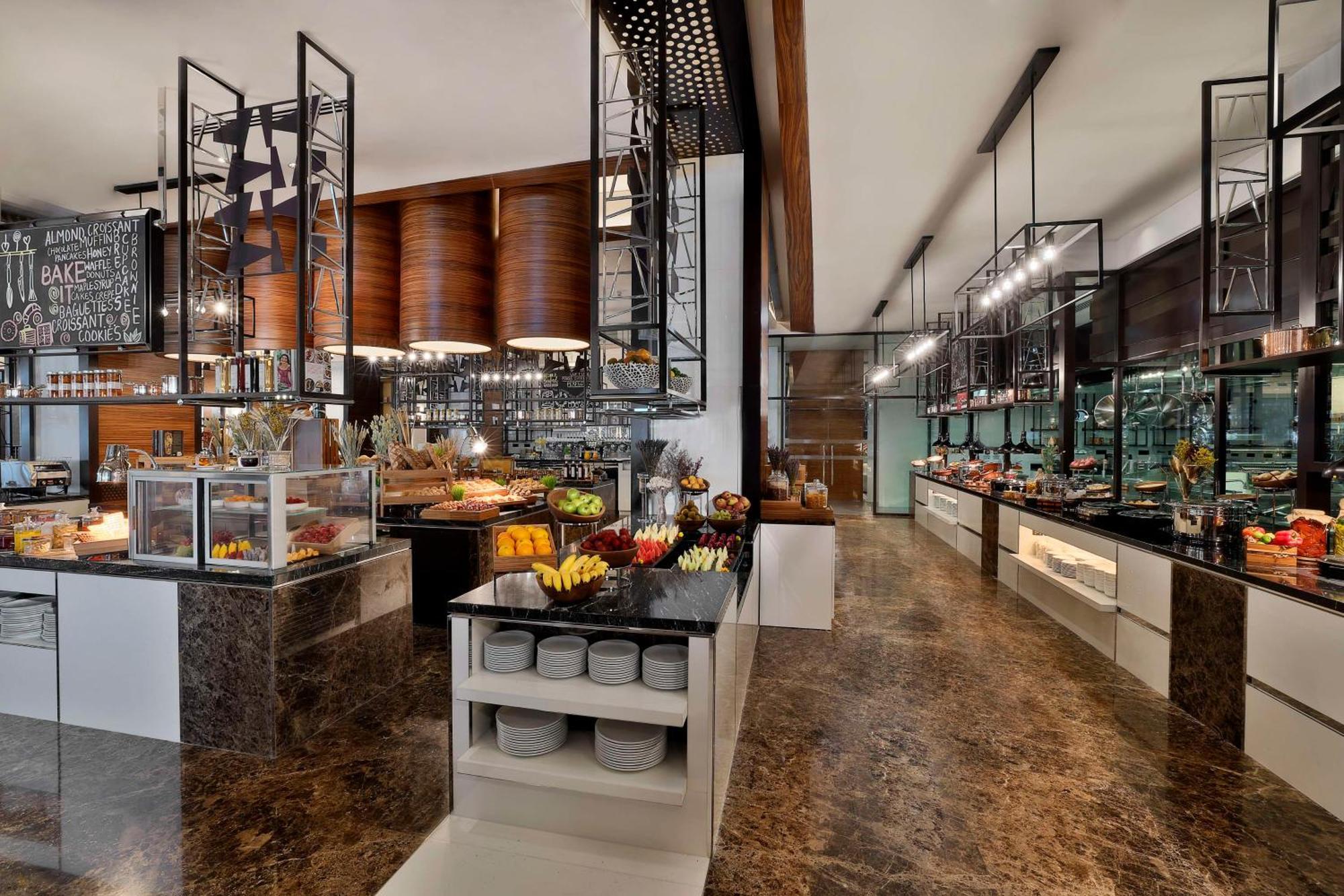 Hilton Dubai Palm Jumeirah Exterior photo