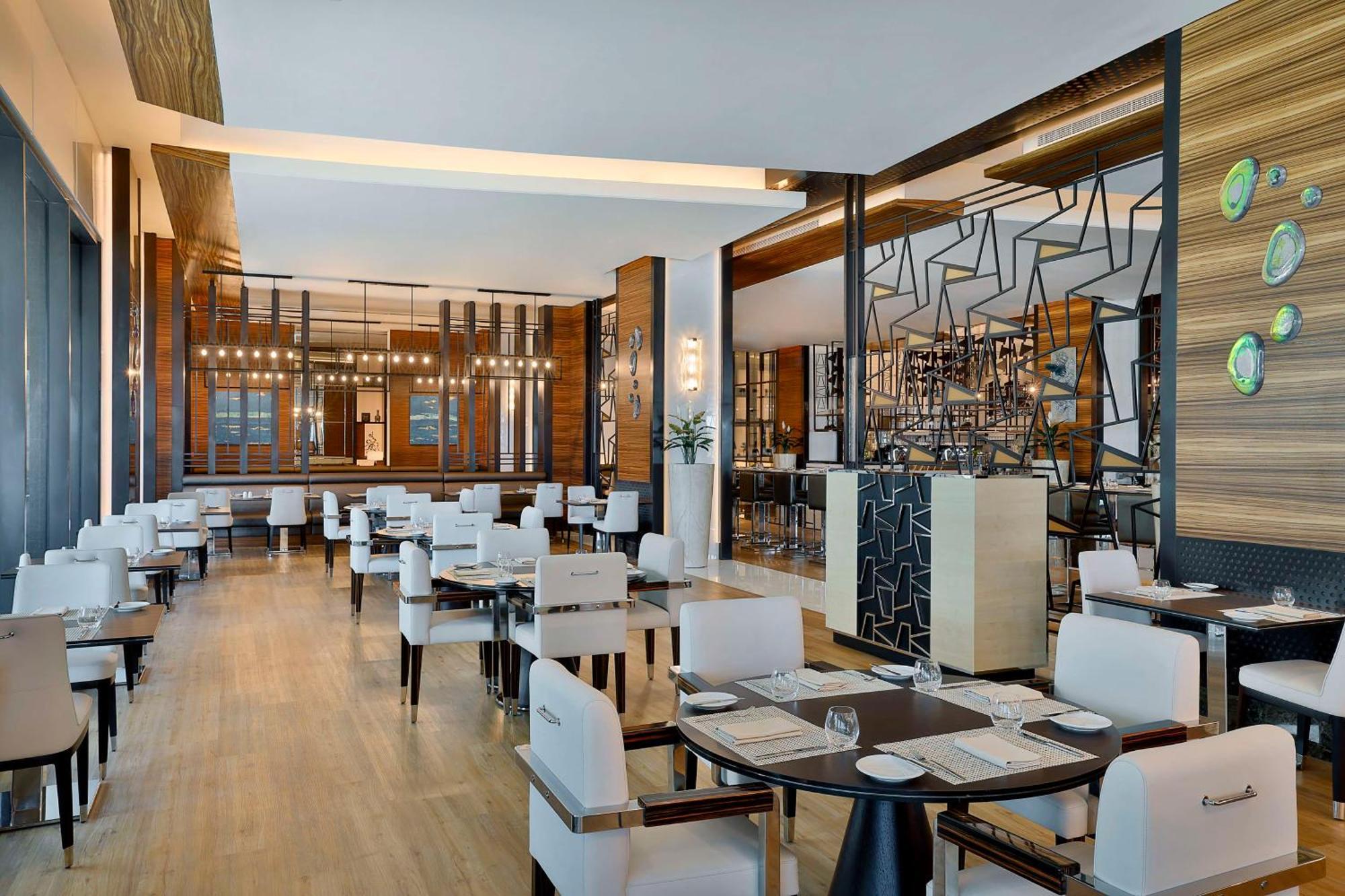 Hilton Dubai Palm Jumeirah Exterior photo