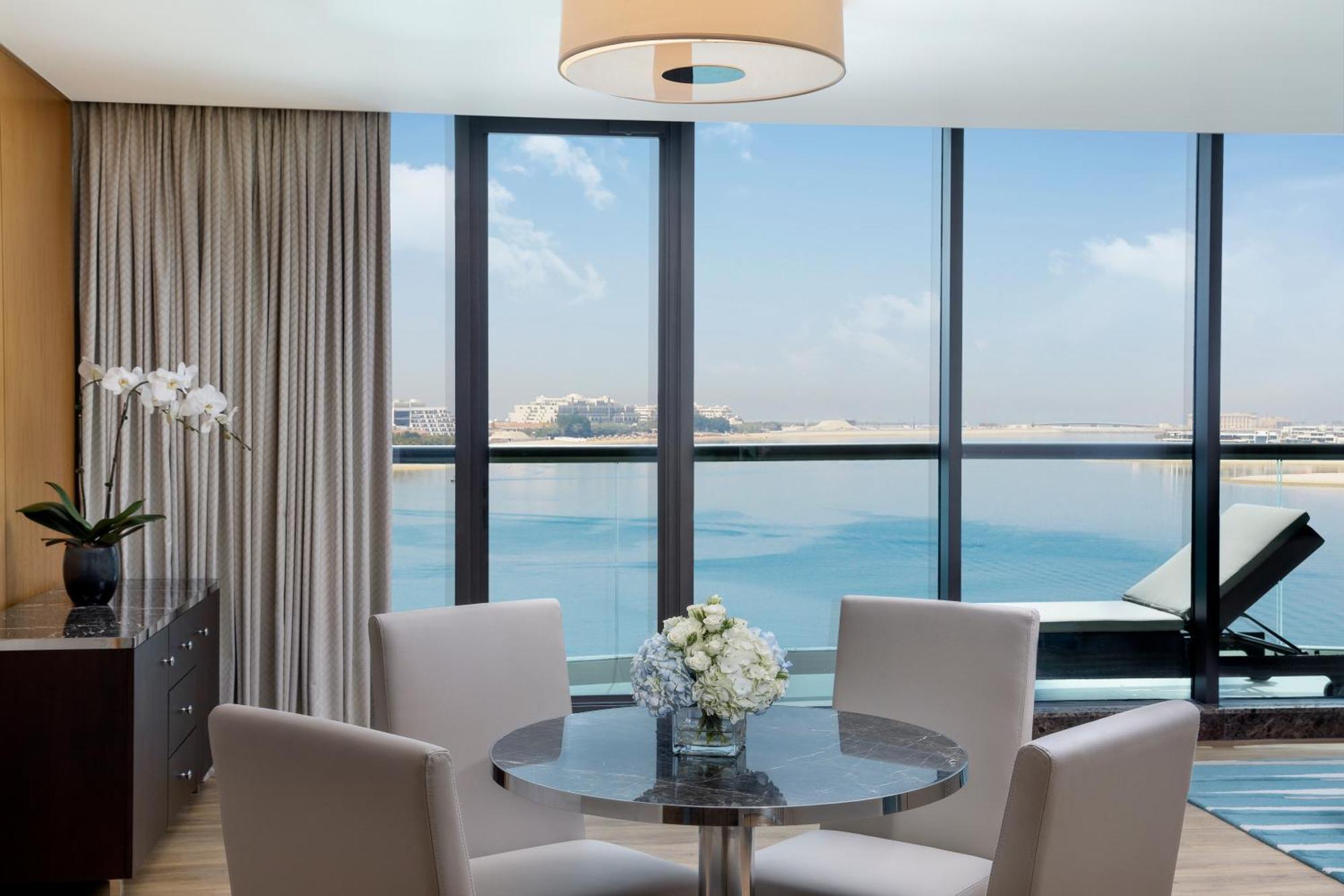 Hilton Dubai Palm Jumeirah Exterior photo