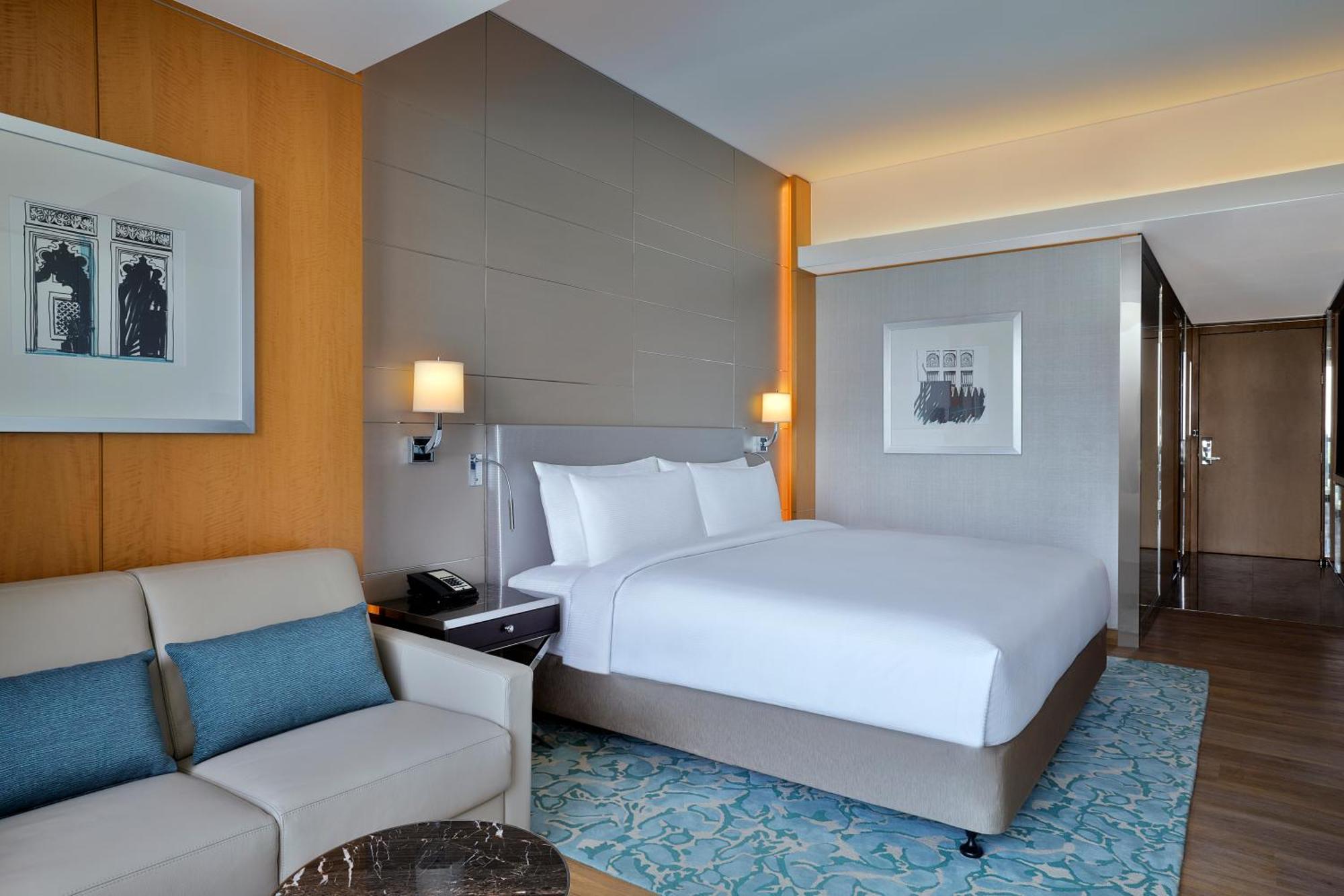 Hilton Dubai Palm Jumeirah Exterior photo