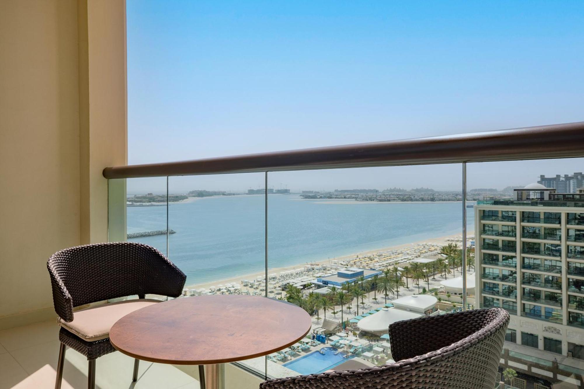 Hilton Dubai Palm Jumeirah Exterior photo